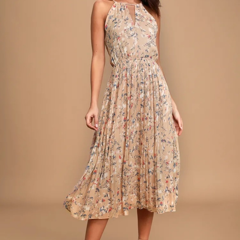 NWT Lulu’s Beat of the Music Floral Print Dress M